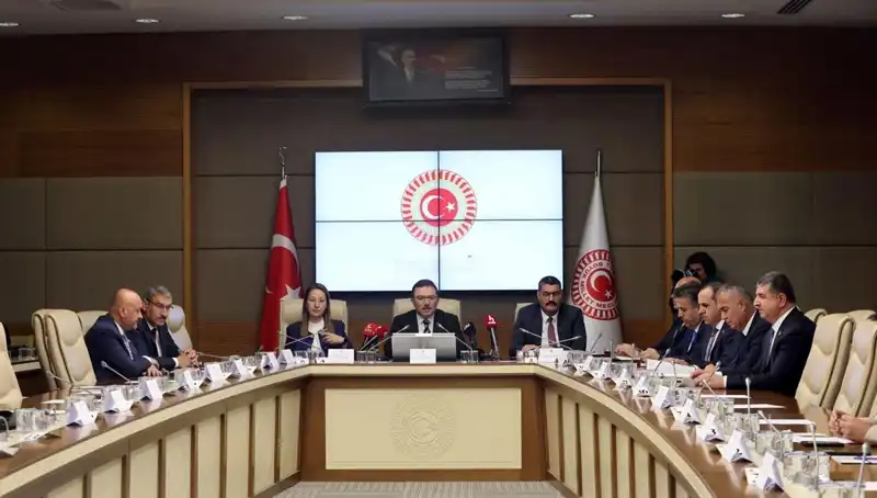 Meclis, Kartalkaya Yangın Faciasını Araştırırken Vali'nin Üzüntüsü Dikkat Çekti