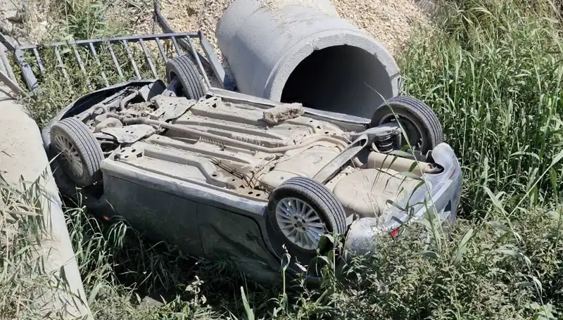 Pikapla Çarpışan Araç Su Kanalına Devrildi: Yaralıların Son Durumu Ne?