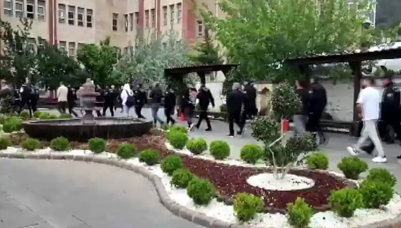 200 Milyon Liralık Vurgun: Şebekeye Operasyon, 16 Kişi Tutuklandı!