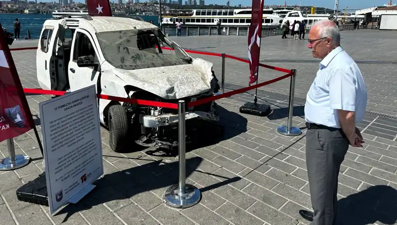15 Temmuz’un Unutulmaz Anlarına Tanıklık: Tankların Ezdiği Otomobiller Sergileniyor