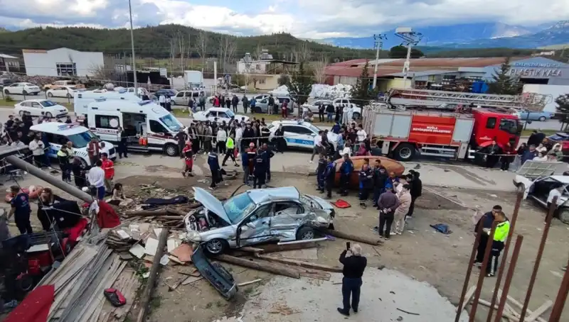 Bayram Tatilinde Trafik Kazaları: 57 Can Kaybı ile Ülke Alarmda!