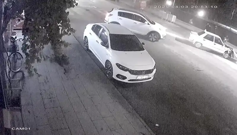 Yaya Geçidinde Talihsiz Kaza: Yaya Yol Vermek İsterken Çarpıldı