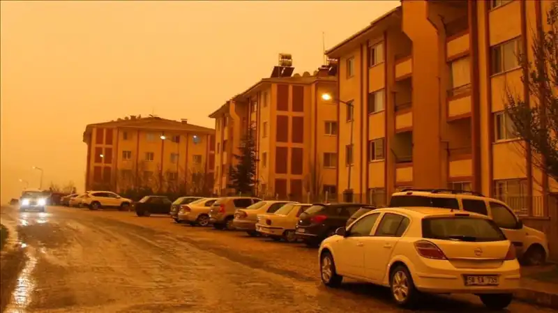 Çöl Tozu ile Gelen Sel Felaketi: Meteoroloji Uyardı