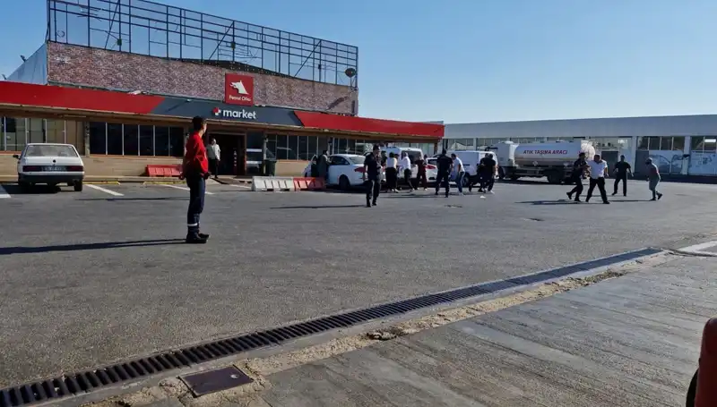 İki Aile Arasındaki Omuz Atma Kavgası, Akaryakıt İstasyonunu Savaş Alanına Dönüştürdü