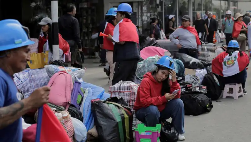 Peru'da Madenciler Sokakları Alevlendiriyor: Ülke Krizle Sarsılıyor