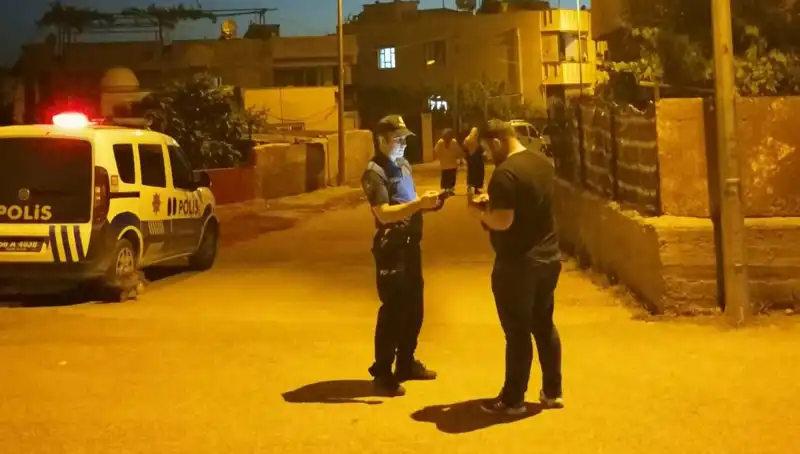 Husumetlilerinin Evine Ateş Açan Saldırganlar Kaçtı: Olayın Ayrıntıları