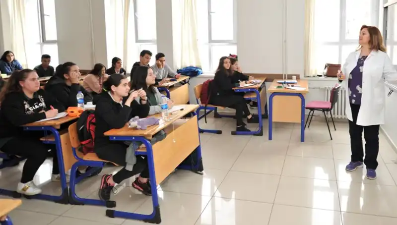 2025 MEB Lise Kayıt Tarihleri: LGS ve Liselere Kayıt Süreci Açıklandı