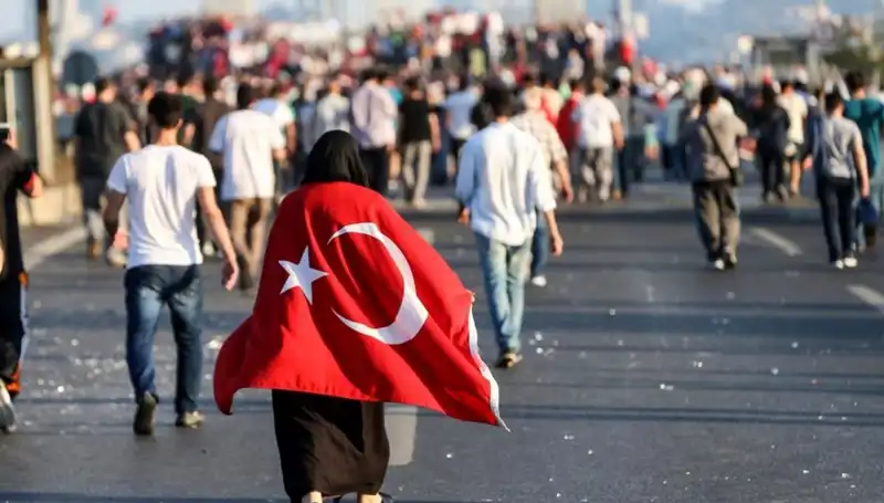 15 Temmuzda Birlik ve Beraberlik Vurgusu: Kabine Üyelerinden Çarpıcı Mesajlar