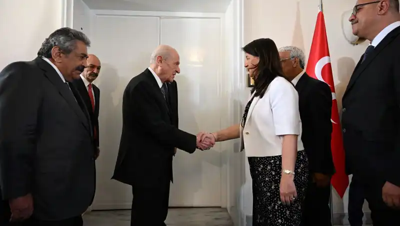 Bahçeli, DEM Parti Heyetiyle Görüşerek Siyasi Stratejileri Değerlendirdi