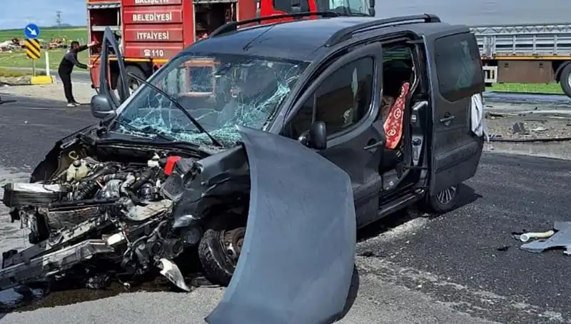 Ankara Yolunda Kaza: Üç Yaralı, Olay Yerin Gözyaşları Koptu!