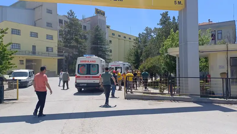 Çorum'daki Un Fabrikasında Şok Edici Patlama: 10 Yaralı ve Alarm Hattı
