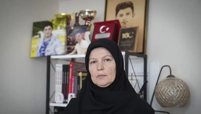 15 Temmuz’un Unutulmaz Kahramanı: 16 Yaşındaki Mahir Ayabak’ın Annesinin Yas Hikayesi