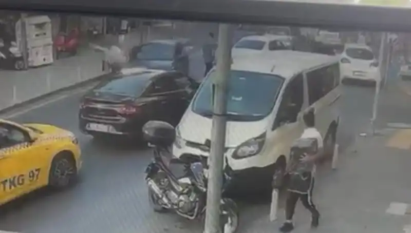 Fren Yerine Gaza Bastı: Sürücülerin Öfkesi Sokağa Taşındı