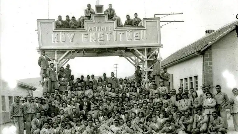 17 Nisan'da Ne Düşünüyoruz? Köy Enstitüleri ve Eğitim Devrimi