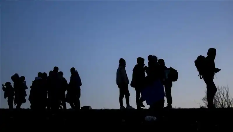 Edirne'de Düzensiz Göçmenlere Yönelik Baskın: 21 Kişi Yakalandı