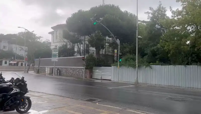 İstanbul'da Sağanak Yağışlar Hayatı Olumsuz Etkiliyor: Son Durum Nedir?