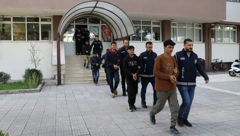Edirne ve Kırklareli'nde Kaçak Göçmen Operasyonları Artarak Devam Ediyor