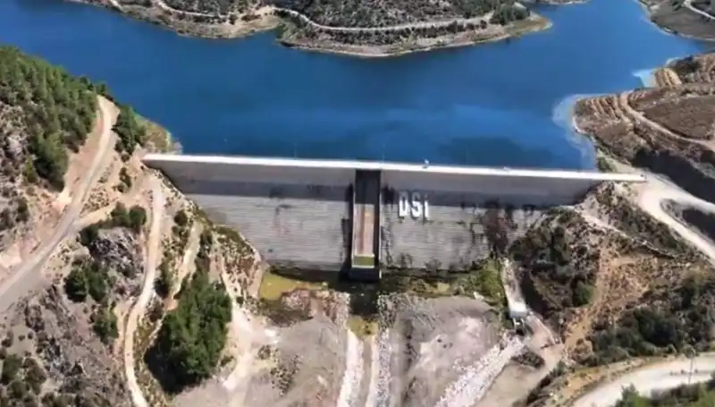 Çeşme'de Su Kesintileri Son Buluyor: Yeni Projeler Yolda!