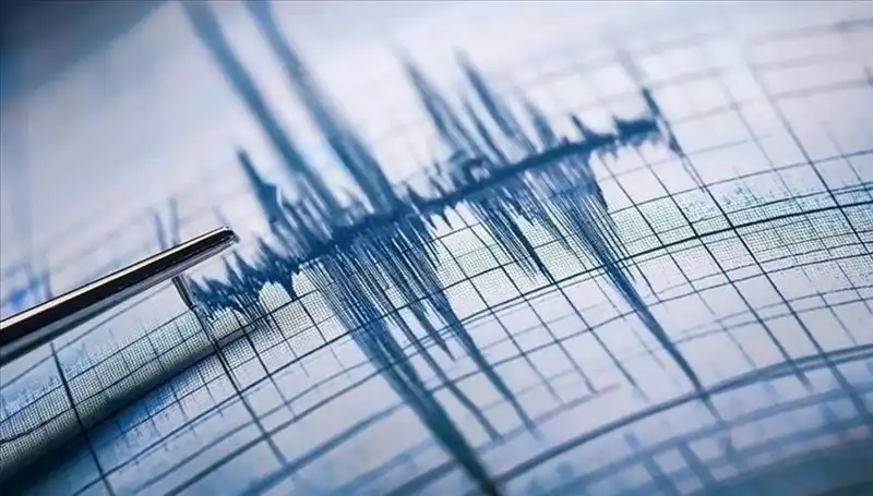 Ege Bölgesi'nde 3.0 Büyüklüğünde Deprem: Yerel Halkta Korku Hakim