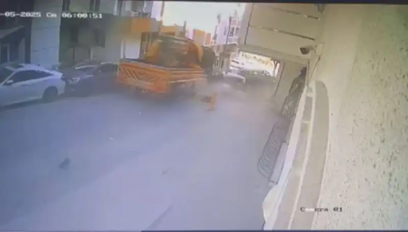 Kontrolden Çıkan Vinç, 23 Araca Çarparak Sona Erdi!