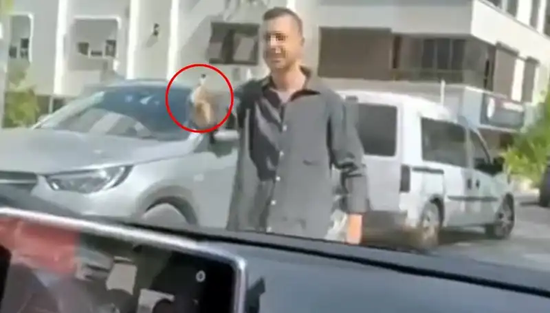 Trafikte Kadınlara Silah Doğrultan Sürücü Hakkında Şok Gelişmeler