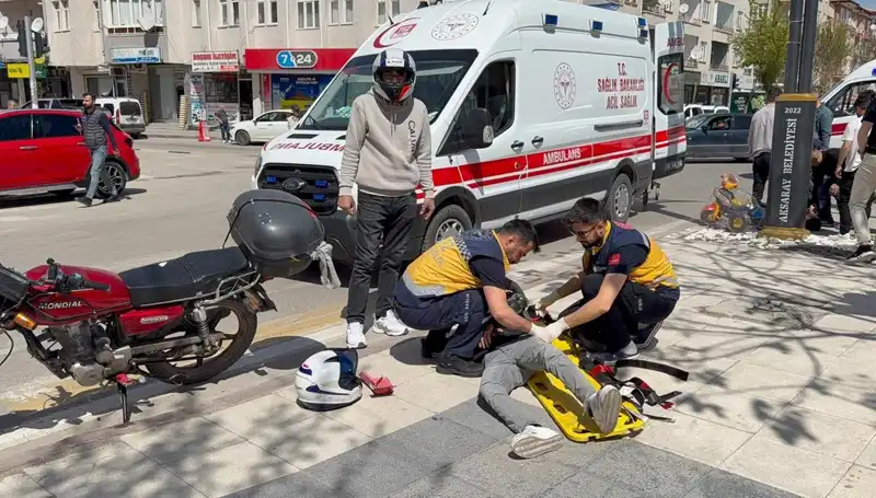 Aksaray'da Motosiklet Kazası: İki Genç Yaralandı, Ayrıntılar Şok Etti