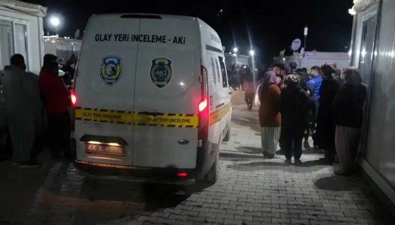 Husumet nedeniyle patlayan silahlı çatışmada kan aktı, sokaklar savaş alanına döndü