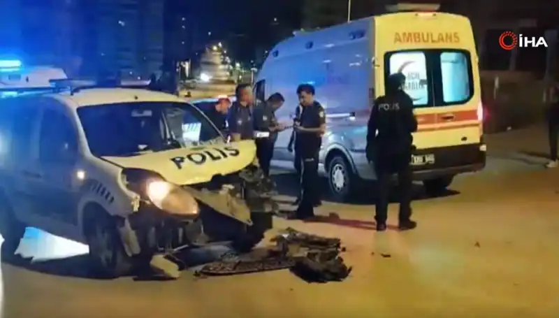 Ankara'da Hafif Ticari Araç ile Polis Aracı Çarpıştı: Son Durum Ne?