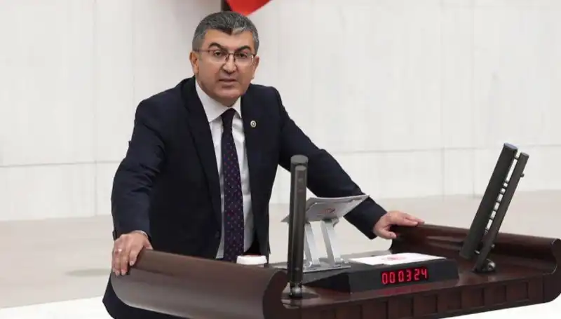Hasan Ekici, Gelecek Partisi’nden İstifa Etti! Siyasette Neler Oluyor?