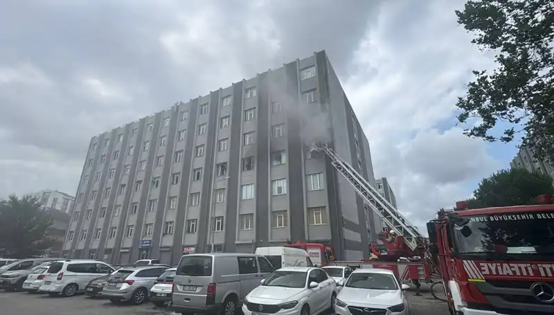 Çorap İmalathanesinde Korkutan Yangın: Tüm Detaylar ve Nedenleri