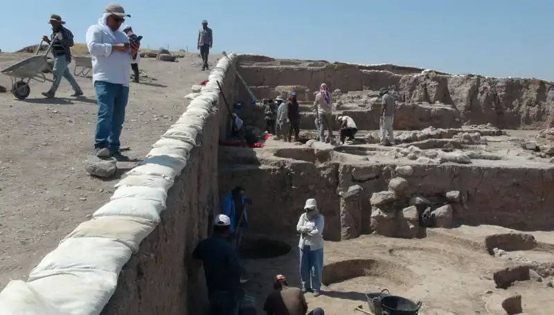 Kilis Oylum Höyük'te Kazı Çalışmaları Sıcak Havalara Rağmen Devam Ediyor