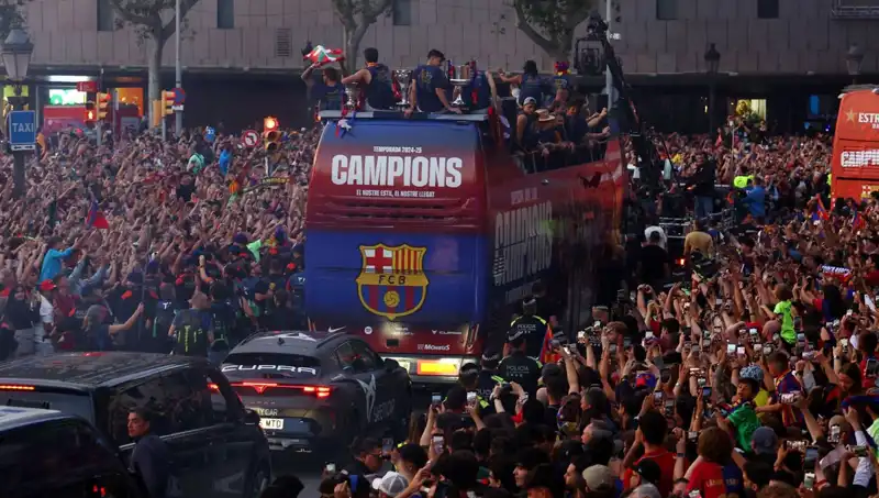 Barcelona'nın Yıldızları Taraftarlarıyla Unutulmaz Bir Buluşma Gerçekleştirdi