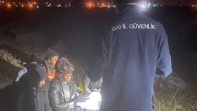 İzmir'de 7 Düzensiz Göçmenin Yakalanması, İnsan Kaçakçılığına Darbe!