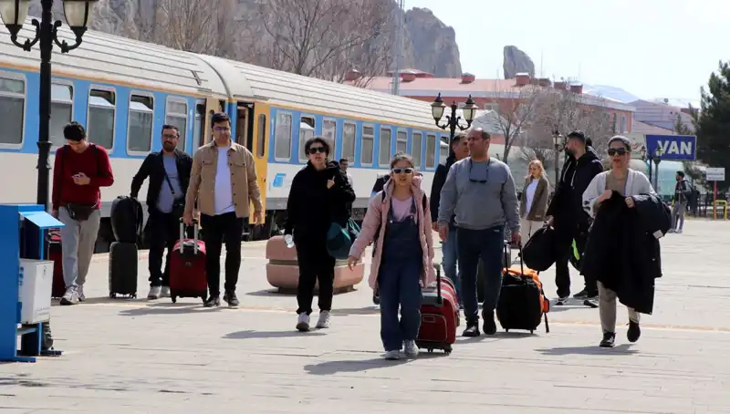 İranlı Turistlerin Nevruz Bayramı için Van’a Akın Etmesi Bekleniyor