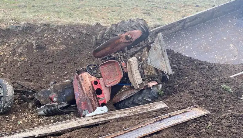 Kayseri'de Dehşet Anları: Kontrolden Çıkan Traktör Şarampole Yuvarlandı