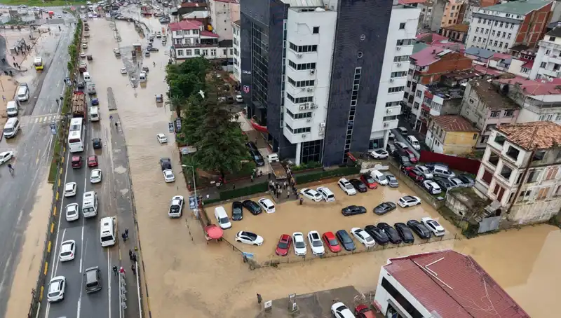 Trabzon’da Sel Faaliyetleri Sonrası Çamur Hazineleri: Kayıp Kişi Arama Çalışmaları Sürüyor