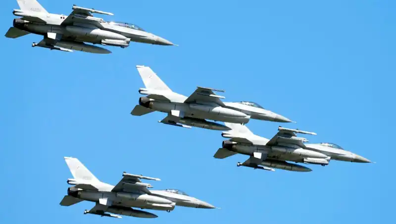 ABD’nin Ukrayna İçin F-16 Eğitimi: Pilotlar 310 Milyon Dolara Hazırlanacak