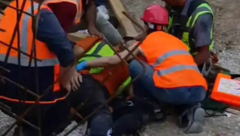 Adana'da İnşaatta İş Kazası: İki İşçi Yaralandı, Olayın Ayrıntıları Belirlendi