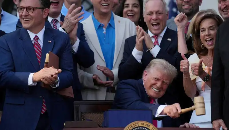 Trump'tan Dikkat Çeken Adım: "Büyük, Güzel Yasa Tasarısı" Onaylandı