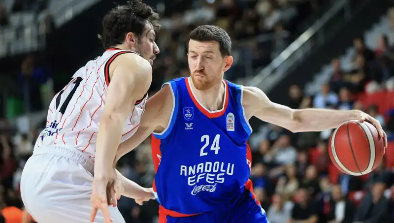 Anadolu Efes, Euroleague'de Şampiyonluk Yolunda Kritik Maça Hazırlanıyor