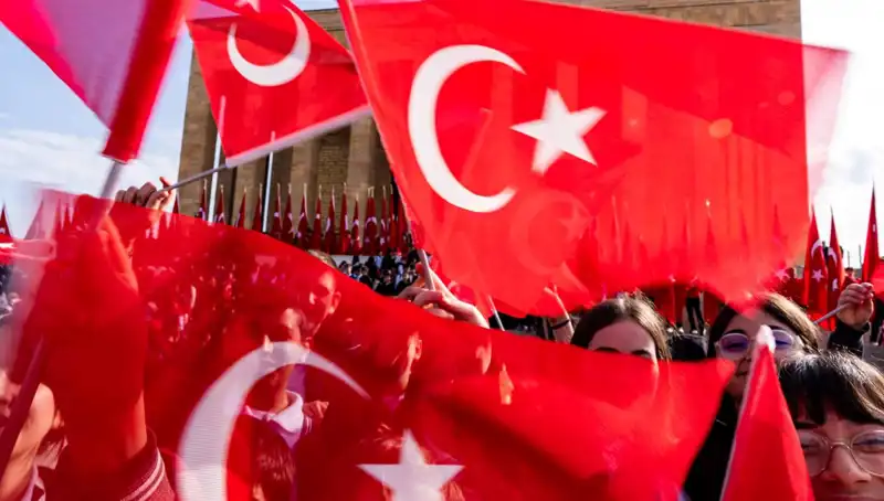 23 Nisan Kutlamalarıyla Dolu Bir Gün: Türkiye'nin Coşkusu