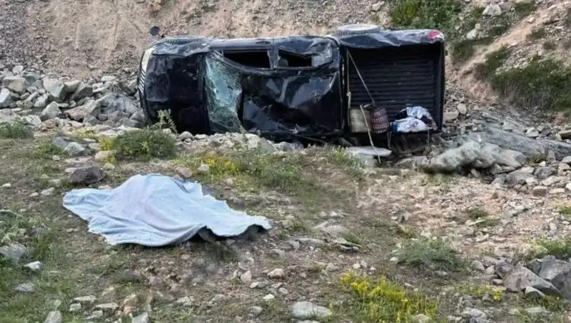 Gümüşhane’de Feci Kaza: Bir Kişi Hayatını Kaybetti, Beş Kişi Yaralandı