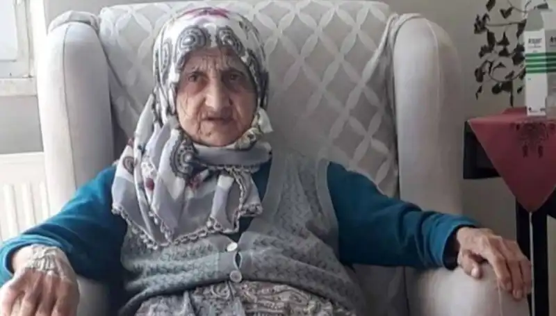 Yaşlı Kadın Otomobilin Çarpması Sonucu Hayatını Kaybetti
