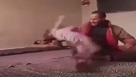 2 Yaşındaki Kızına Şiddet Uygulayan Baba Yakalandı!