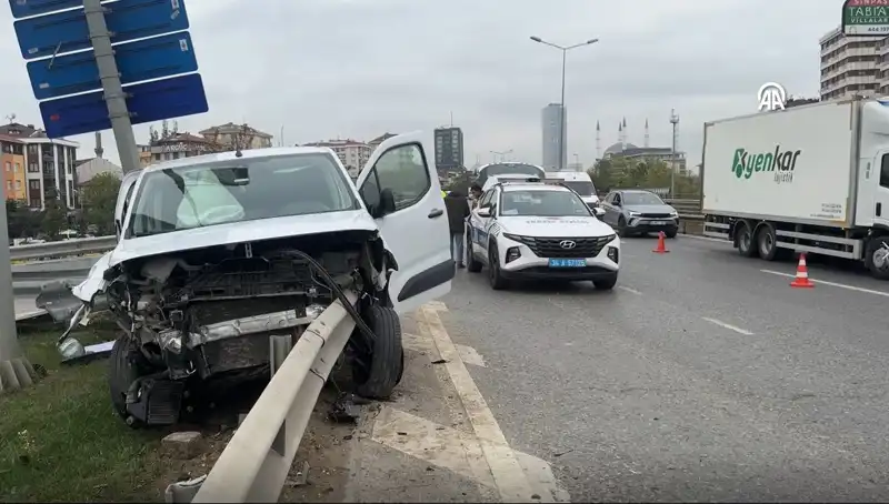 Otoyolda Meydana Gelen Kaza: Bariyere Saplanan Araç Feci Bir Durum Yarattı