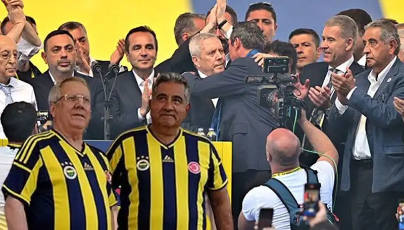 Aziz Yıldırım'ın Ekibinden Ali Koç'a Şok İstifa Çağrısı Geldi!